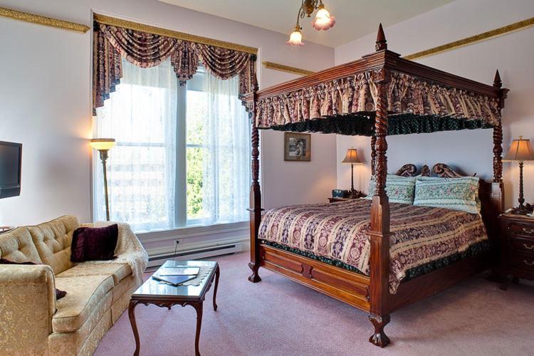 Amethyst Inn ビクトリア エクステリア 写真