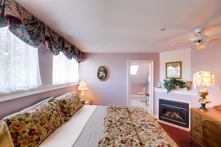 Amethyst Inn ビクトリア エクステリア 写真