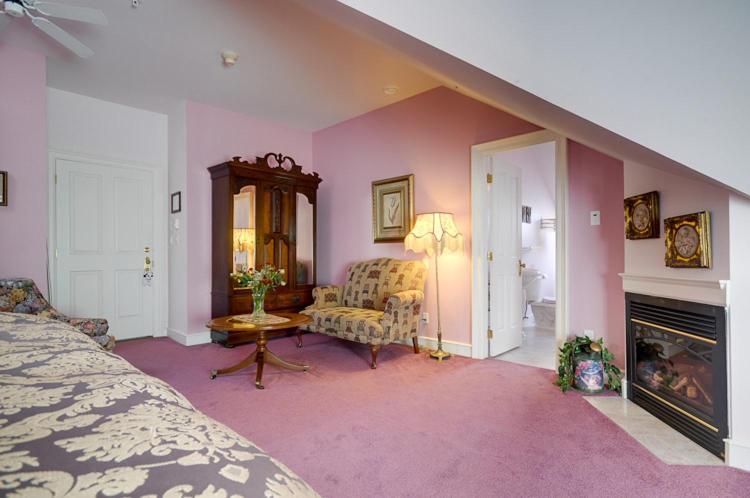 Amethyst Inn ビクトリア エクステリア 写真