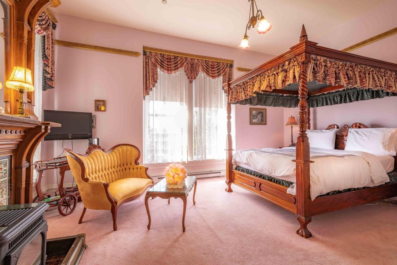 Amethyst Inn ビクトリア エクステリア 写真